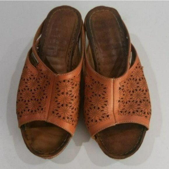 Vintage Clog Sandals - Picture 2 of 10